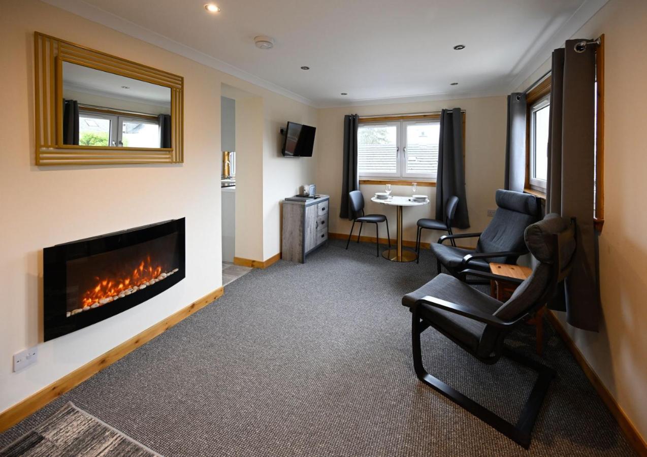 Rosewood * Fort William